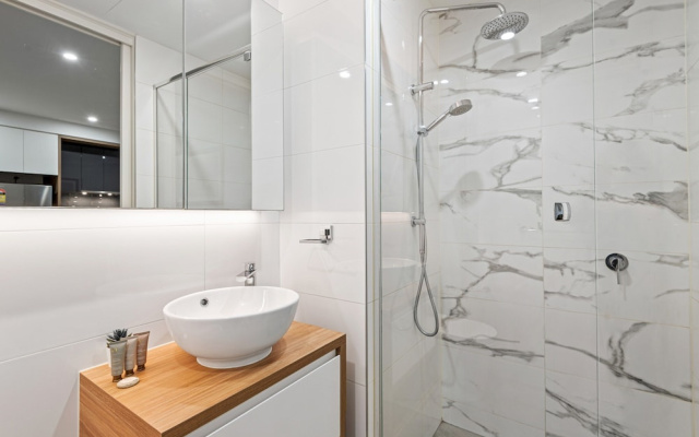 Spacious 2-bed Apartment in Hughesdale