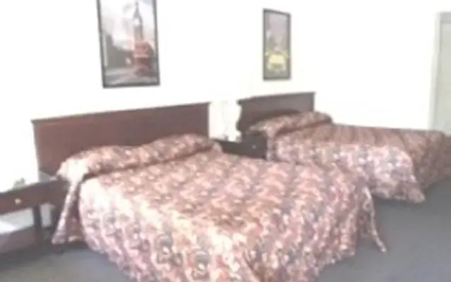EconoStay Inn