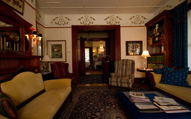 Victoria's Historic Inn