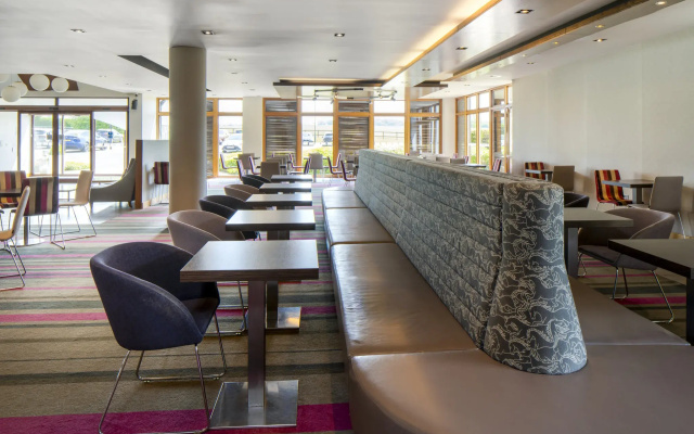 Holiday Inn Express London-Epsom Downs by IHG