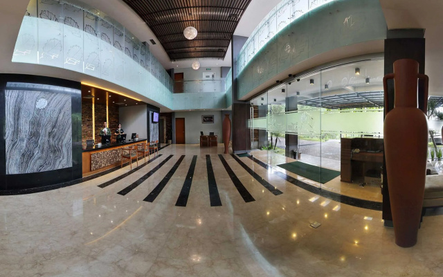 Oak Tree Emerald Hotel & Conventions Semarang