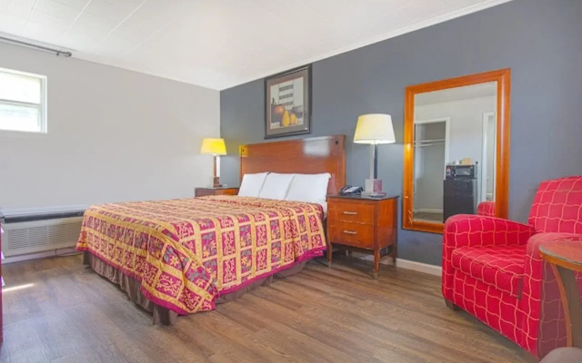 OYO Hotel McAlestar OK S Main St