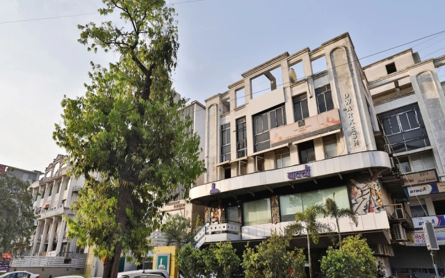 OYO 12229 Hotel Sarvagya
