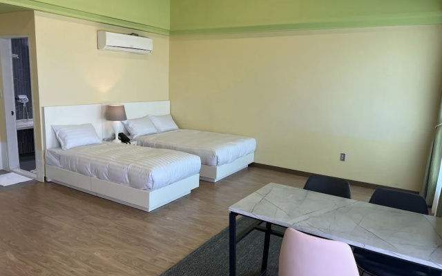 Pine Beach Hotel