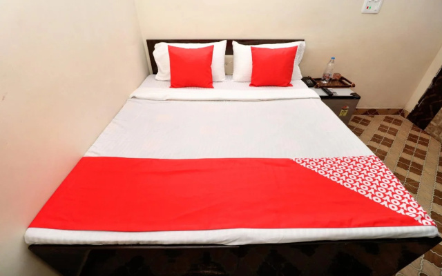 OYO 24992 Shiv House