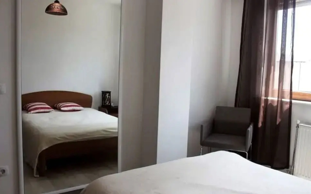Emerald Apartment