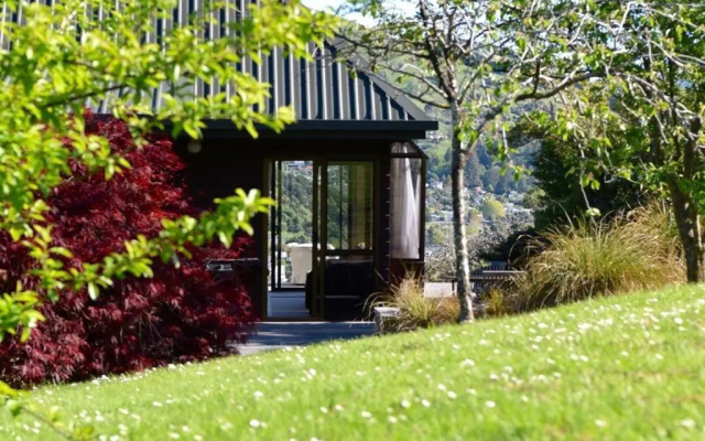 Port Watch - Akaroa Holiday Home