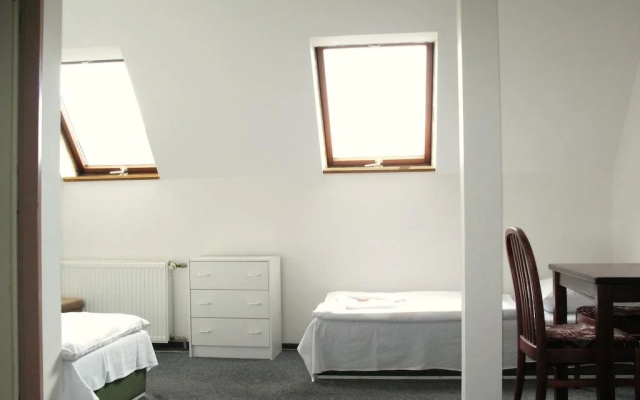 Hotel Senator