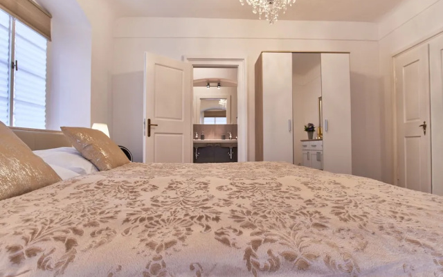 Charles Bridge Royal Apartment