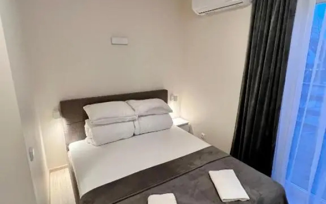 Guest House 21