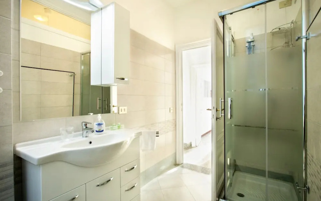 Wanderlust, 3 Bedroom Air Conditioned Apartment in Trastevere