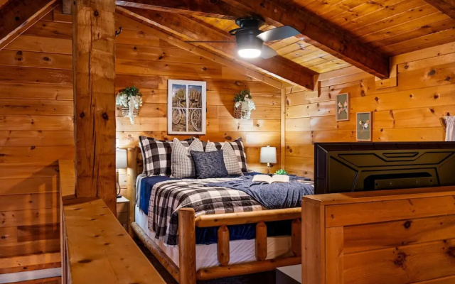 Hot Tub View Pool Table Fireplace Honeymoon