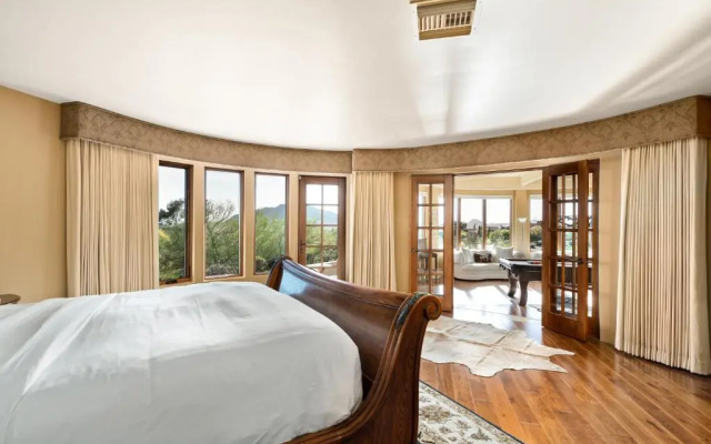 Carefree Crest: Jaw Dropping VIEWS, Pool, 2 Casitas, Outdoor Living!