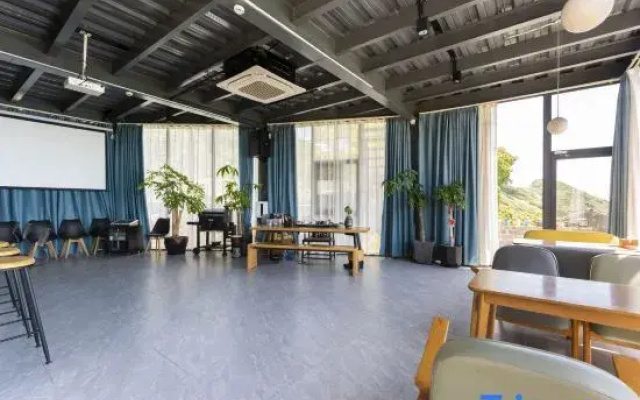 Wenling yinxingyuan seaside home stay