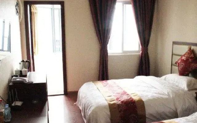 Xinyang Lakeside Boutique Hotel