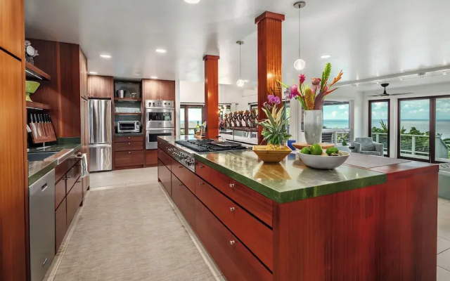 Secret Beach House in Kilauea
