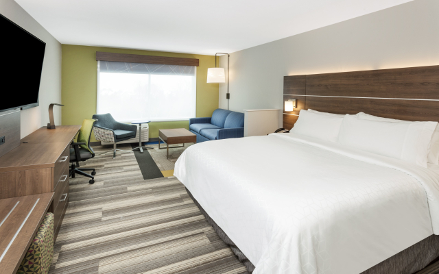 Holiday Inn Express & Suites Hudson I-94 by IHG