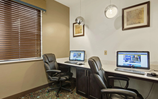 Best Western Lindsay Inn & Suites