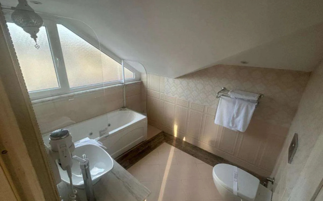 Elegance Asia Hotel