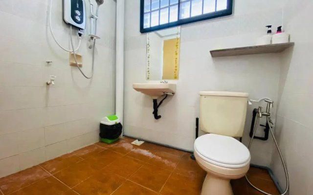 Johor Lovy Ros Homestay/12pax/Wifi/IKea Jusco