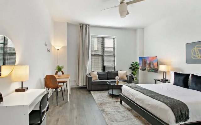 Chic Studio - Del Prado 418