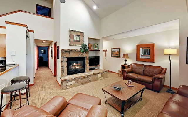 Ski-in/Walk-out Breckenridge Condo by RedAwning