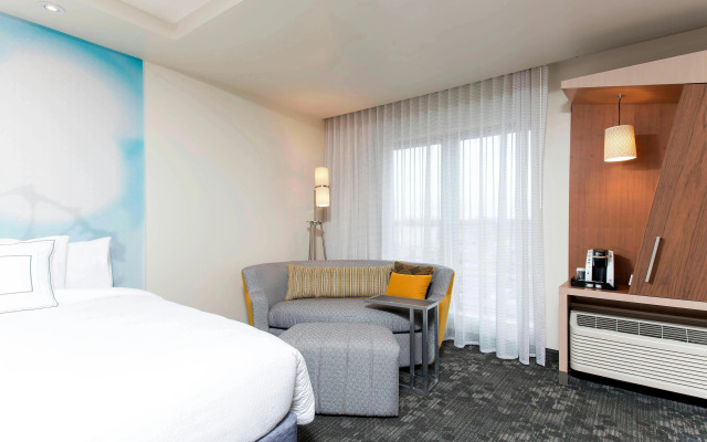 Courtyard by Marriott Holland Downtown