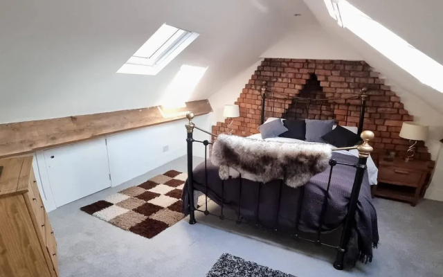 4 Bed Townhouse-sleeps 7-garden-pets-valley View