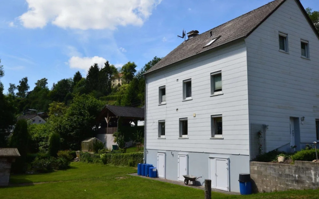 Waxweiler Flat Near City Center