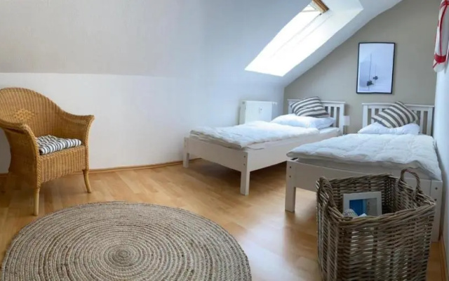 2-Zi-Ferienwohnung-Mueritzblick-direkt-am-Seeufer-perfekte-Lage-barrierefrei