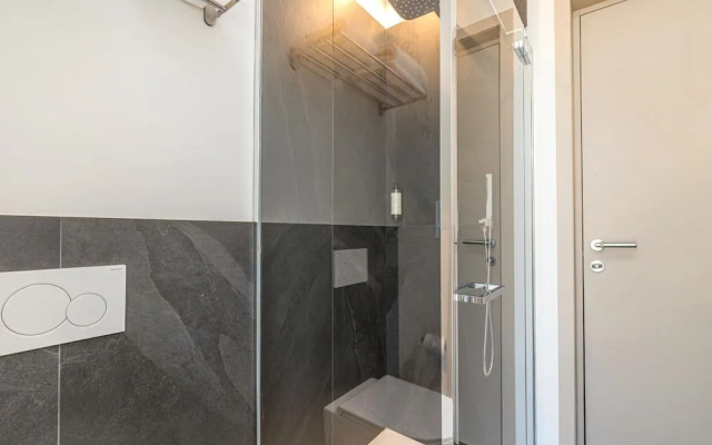 Icon H 303 Suite Micro-living