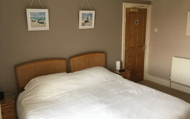 Honeycombe House