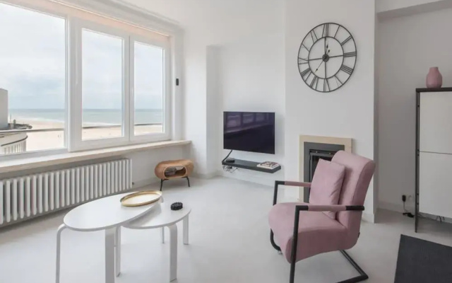 Family Apartment in Ostend Near the sea