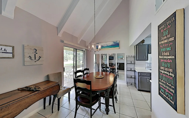 542nd98c 2 Bedroom Condo