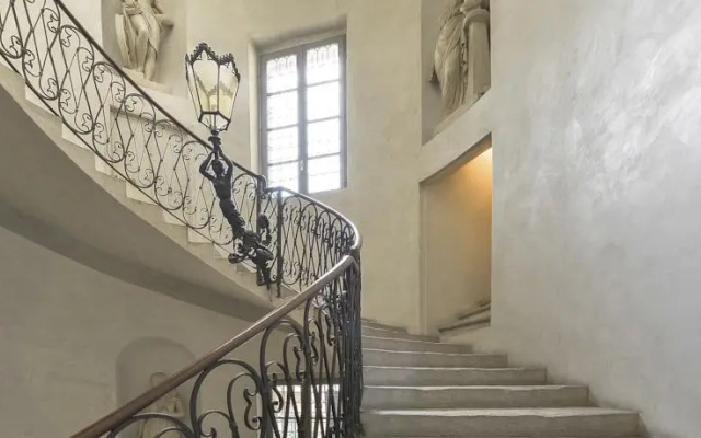 Macbeth Halldis Apartment