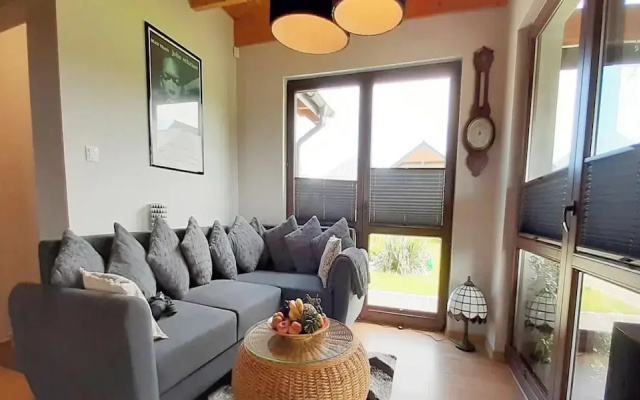 Holiday Home With Garden, Sauna, Jacuzzi