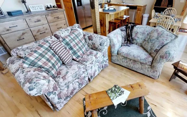 Lakefront Hideaway
