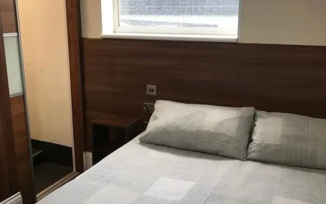 Shanahans B&B with Sports Bar