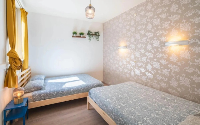 Large Antwerp City Center Apartments3bbns