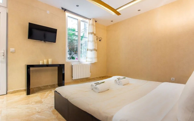 Luxury Home in the center of Paris