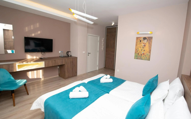 ZARO Apartments