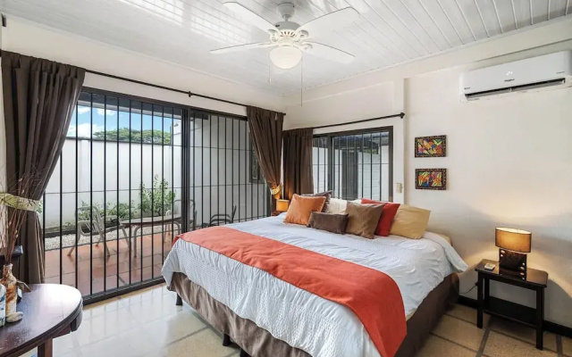 3-BD Home with Pool, Walk to Beach