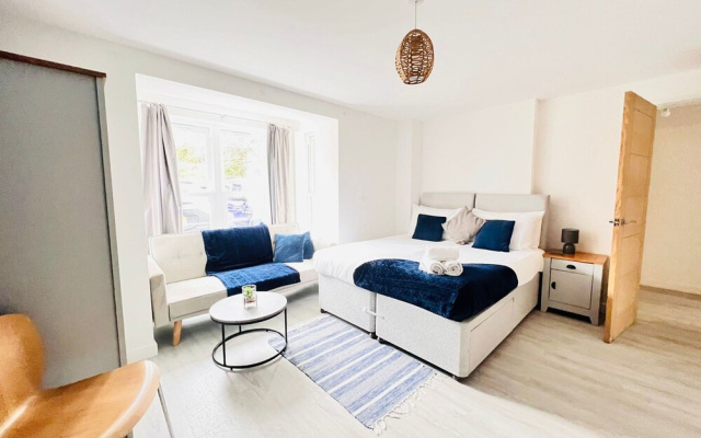 Tanzanite Apartment in Cambridge