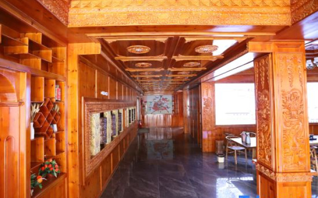 Heishui Banshandu·Yueyin Hotel