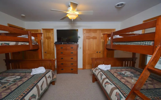 Sparky's Lodge by Taylor Made Deep Creek