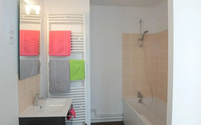 Appartement lumineux 3éme étage