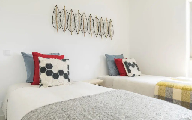 Luxurious Seaview Apartment in Estoril