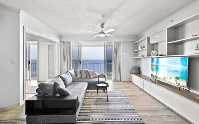 Beachfront Luxury 3 Bedroom Apartment