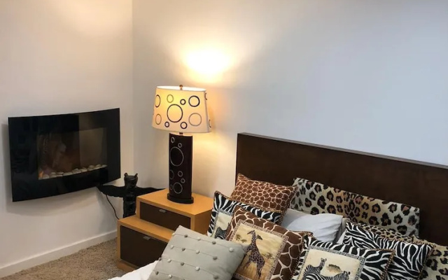 Blackpool Abode - Empress Hall African Apartment