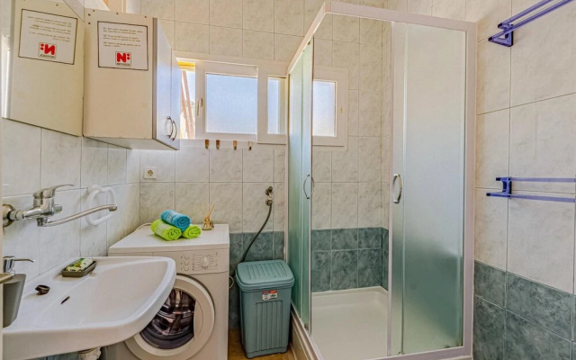 Nice Apartment in Prigradica With 3 Bedrooms and Wifi